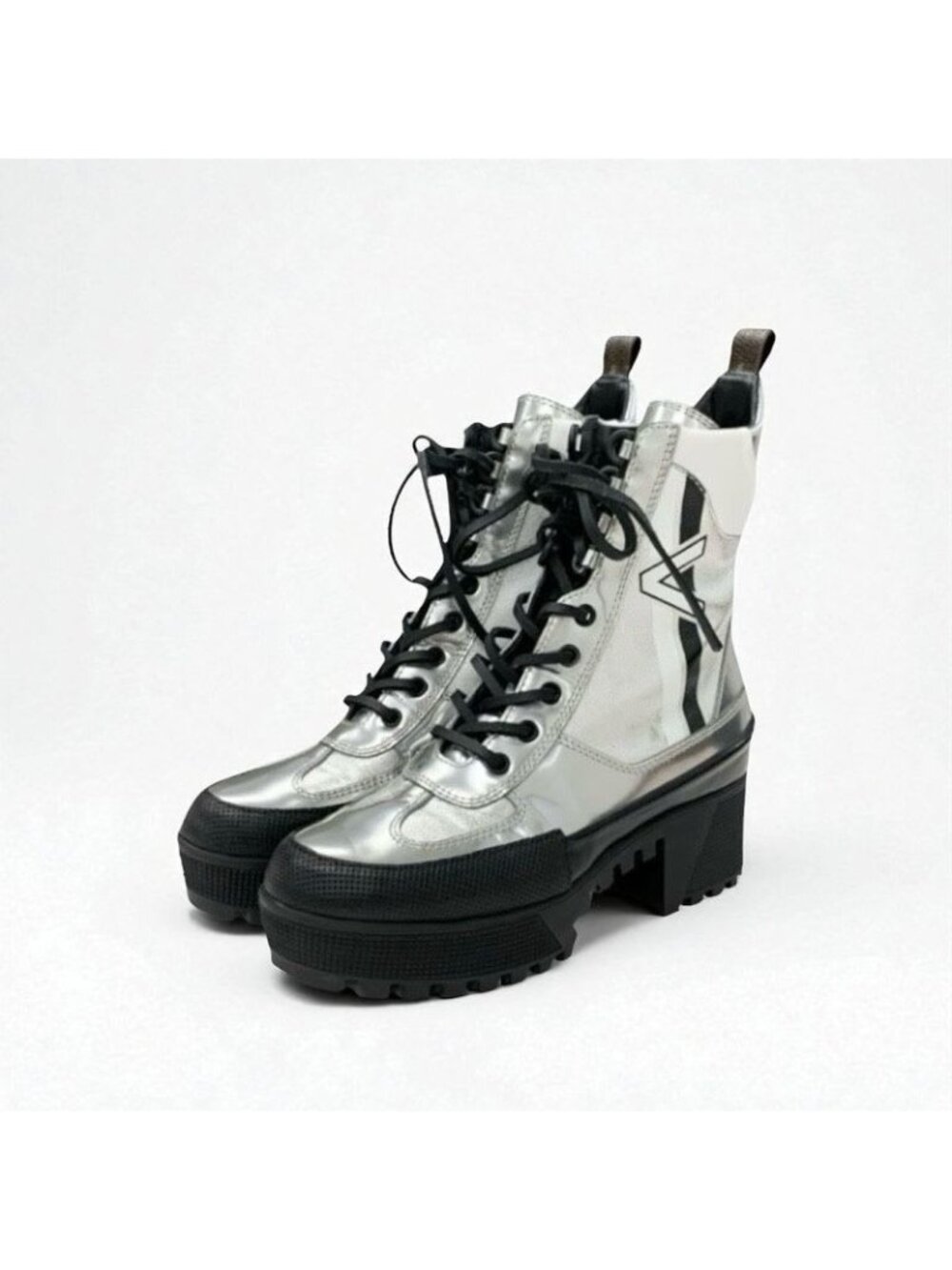 Louis Vuitton Laurie Line Boots Short Shoes Leather Patent Silver Black - Picture 1 of 10